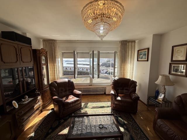 4 sovrum Lägenhet till salu i Candás, Carreño med garage - 395 000 € (Ref: 10130855)