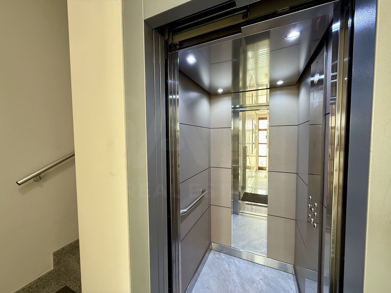 4 sovrum Lägenhet till salu i Carreno med garage - 395 000 € (Ref: 10130855)