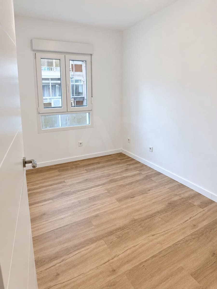 3 sovrum Lägenhet till salu i Coslada - 357 000 € (Ref: 10130861)
