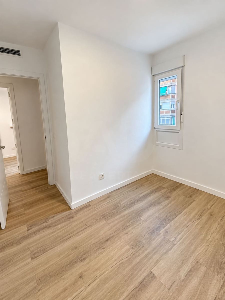 3 sovrum Lägenhet till salu i Coslada - 357 000 € (Ref: 10130861)