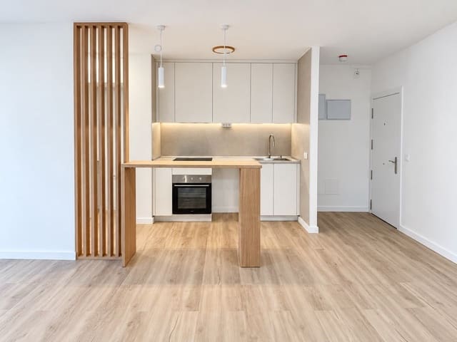 3 sovrum Lägenhet till salu i Coslada - 357 000 € (Ref: 10130861)