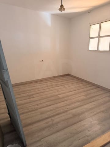 Commercial for sale in Mansilla de las Mulas with garage - € 94,000 (Ref: 10131055)