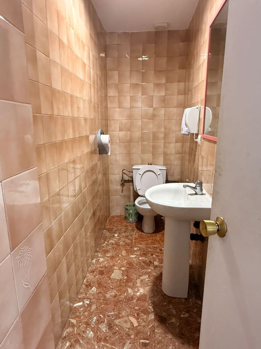 Kaupallinen myytävänä paikassa Mansilla de las Mulas - 200 000 € (Ref: 10131061)
