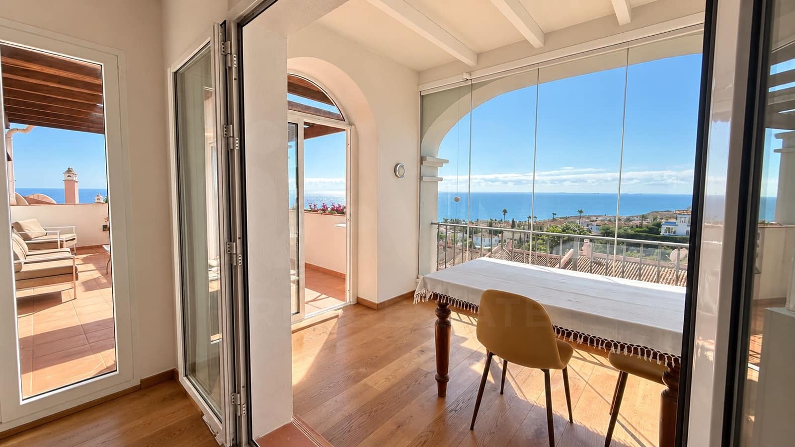 2 soveværelse Lejlighed til salg i La Alcaidesa med swimmingpool garage - € 549.000 (Ref: 10133386)