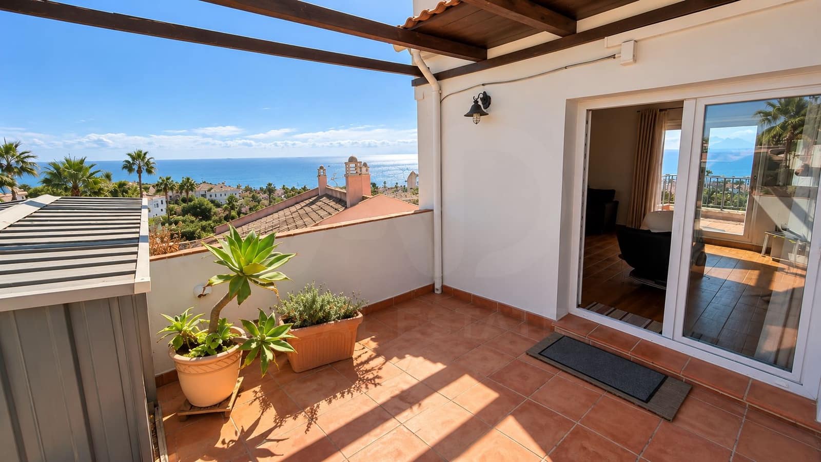 2 soveværelse Lejlighed til salg i La Alcaidesa med swimmingpool garage - € 549.000 (Ref: 10133386)