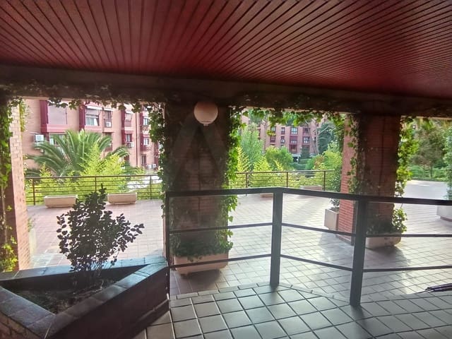 Lägenhet till salu i Acacias, Madrid stad - 25 000 € (Ref: 10135123)
