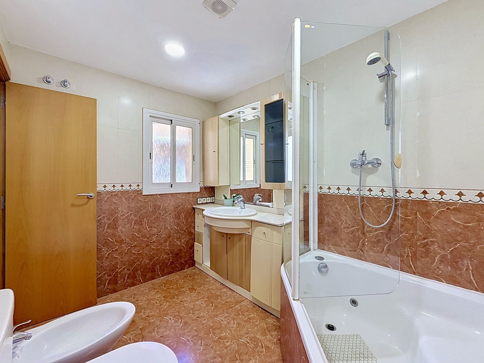 2 soveværelse Lejlighed til salg i Cornella de Llobregat - € 206.000 (Ref: 10135124)