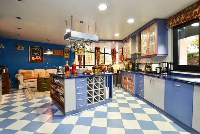 5 sypialnia Apartament na sprzedaż w Centro Urbano, Oviedo z garażem - 1 100 000 € (Ref: 10135126)