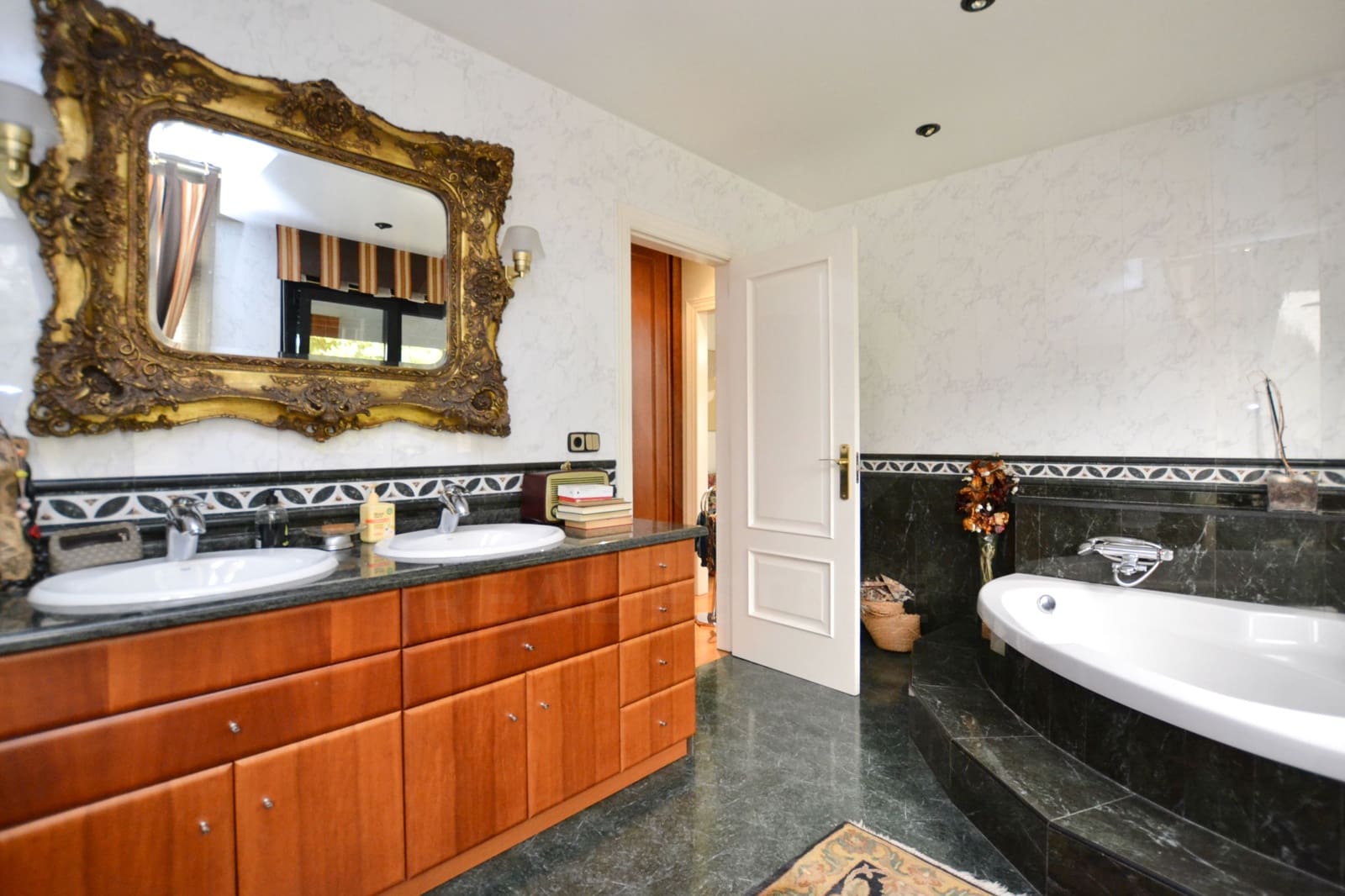 5 sypialnia Apartament na sprzedaż w Oviedo z garażem - 1 100 000 € (Ref: 10135126)