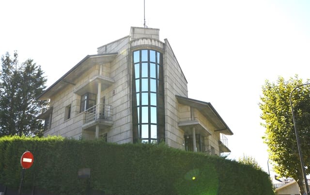 5 sypialnia Apartament na sprzedaż w Centro Urbano, Oviedo z garażem - 1 100 000 € (Ref: 10135126)