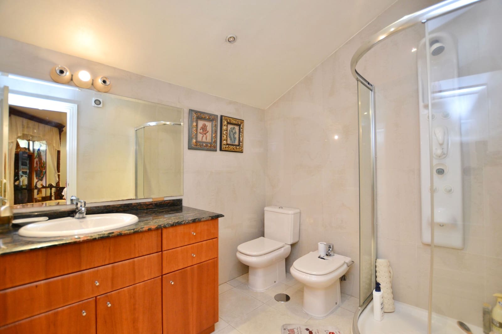 5 bedroom Apartment for sale in Oviedo with garage - € 1,100,000 (Ref: 10135126)