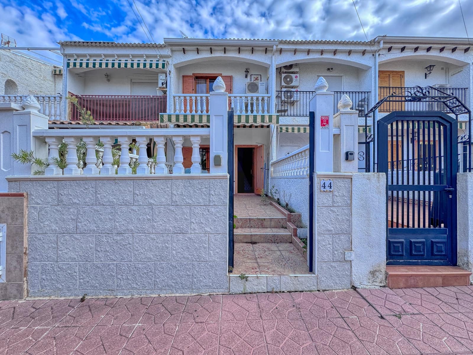 2 bedroom Apartment for sale in Santa Pola with pool - € 179,500 (Ref: 10135544)