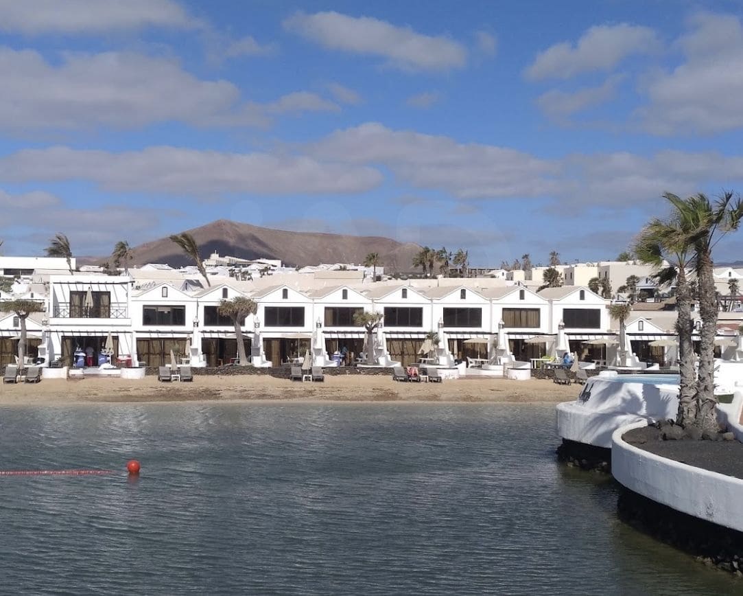 Apartamento de 1 habitación en Costa Teguise en venta con piscina - 175.000 € (Ref: 10135549)