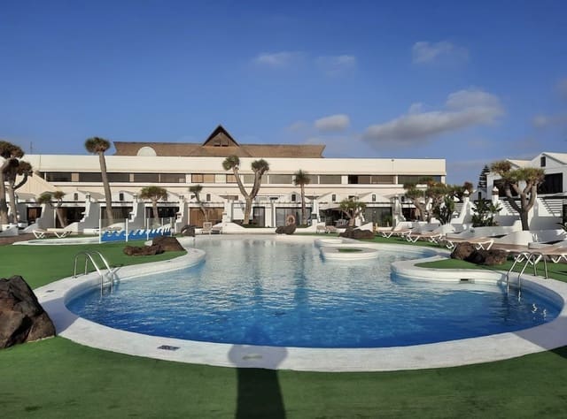 Apartamento de 1 habitación en Costa Teguise, Teguise en venta con piscina - 175.000 € (Ref: 10135549)