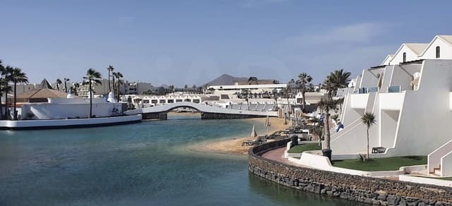Apartamento de 1 habitación en Costa Teguise, Teguise en venta con piscina - 175.000 € (Ref: 10135549)