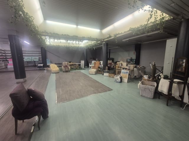 Kommersiell till salu i Salamanca stad - 650 000 € (Ref: 10135557)