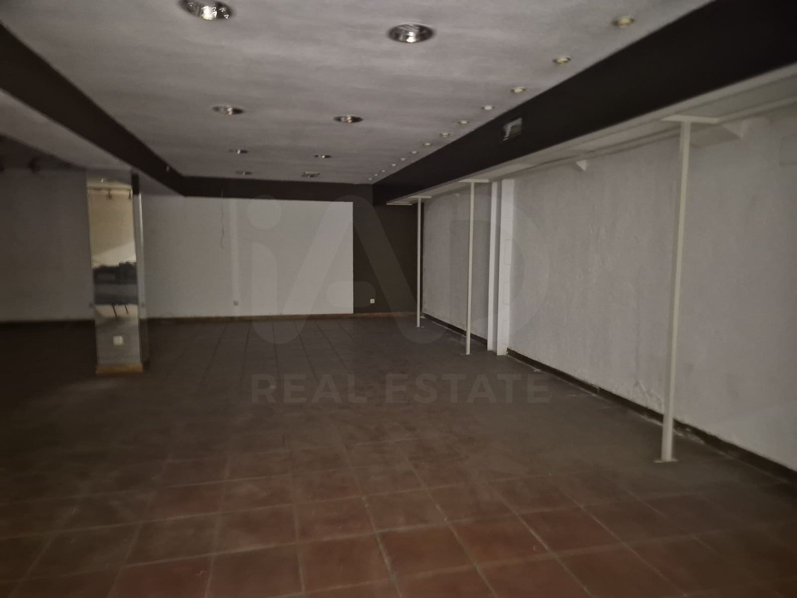 Komercyjne na sprzedaż w Miasto Salamanka - 650 000 € (Ref: 10135557)