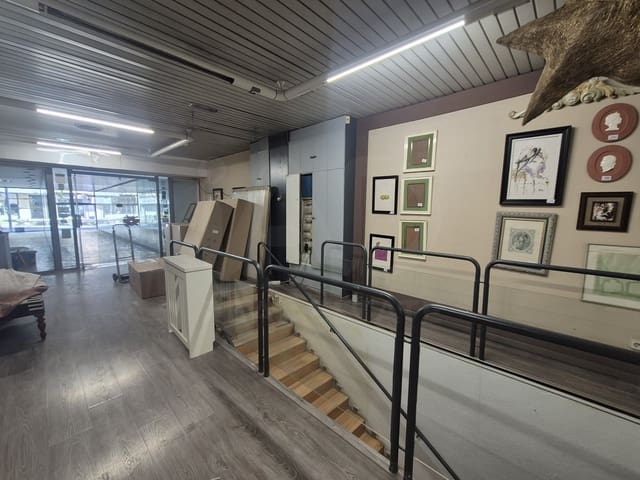 Kommersiell till salu i Salamanca stad - 650 000 € (Ref: 10135557)