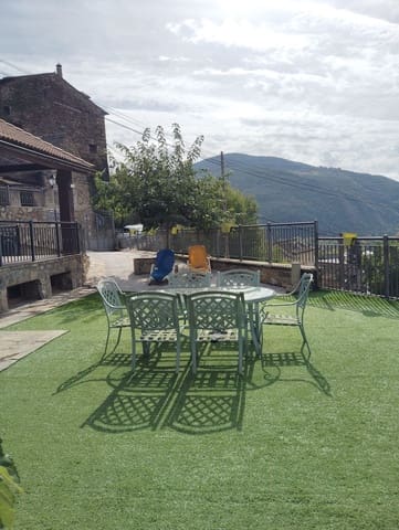 5 bedroom Commercial for sale in Castiello de Jaca with garage - € 795,000 (Ref: 10135560)