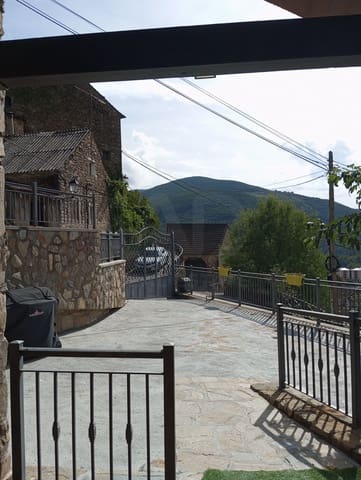 5 bedroom Commercial for sale in Castiello de Jaca with garage - € 795,000 (Ref: 10135560)