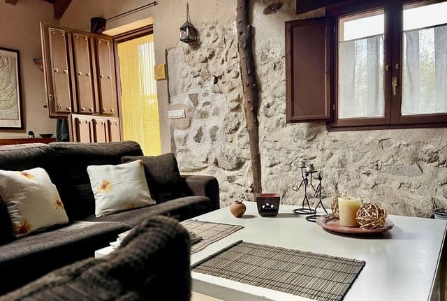 2 bedroom Townhouse for sale in Segovia city - € 140,000 (Ref: 10135988)