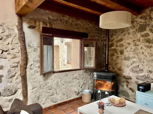 2 bedroom Townhouse for sale in Segovia city - € 140,000 (Ref: 10135988)