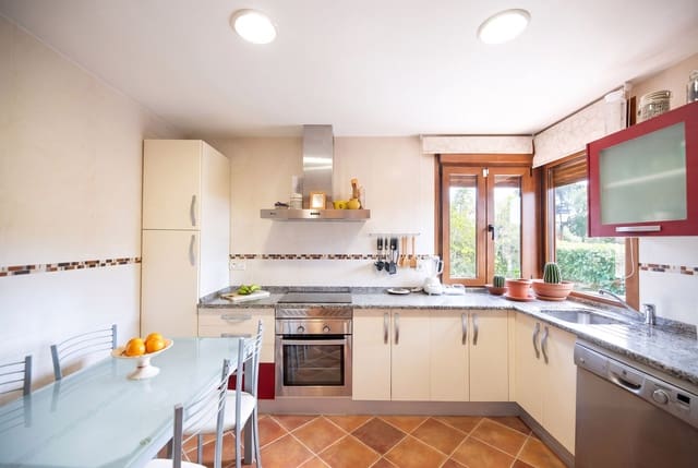 5 quarto Apartamento para venda em Guadalix de la Sierra com garagem - 520 000 € (Ref: 10136565)