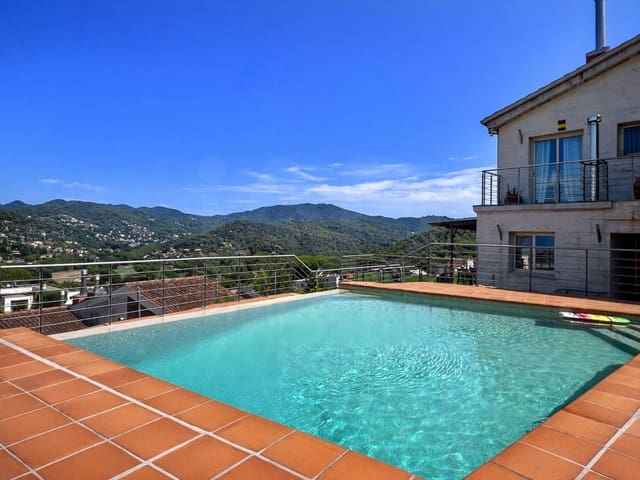 4 bedroom Apartment for sale in Vallromanes with pool garage - € 725,000 (Ref: 10136578)
