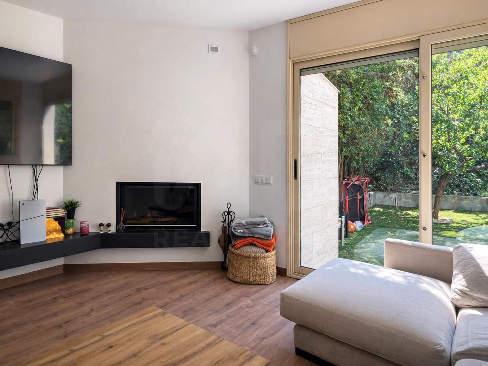 4 bedroom Apartment for sale in Vallromanes with pool garage - € 725,000 (Ref: 10136578)