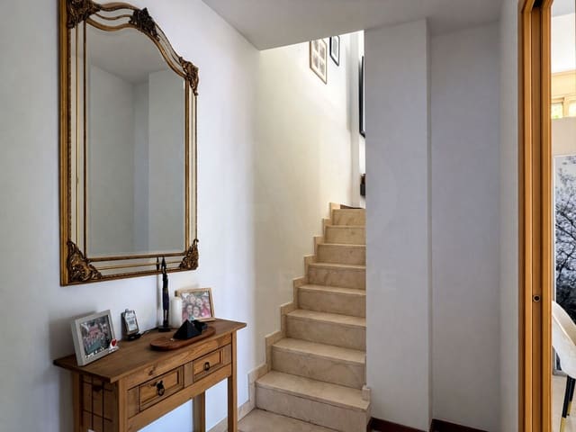 4 slaapkamer Appartement te koop in Vallromanes met zwembad garage - € 725.000 (Ref: 10136578)