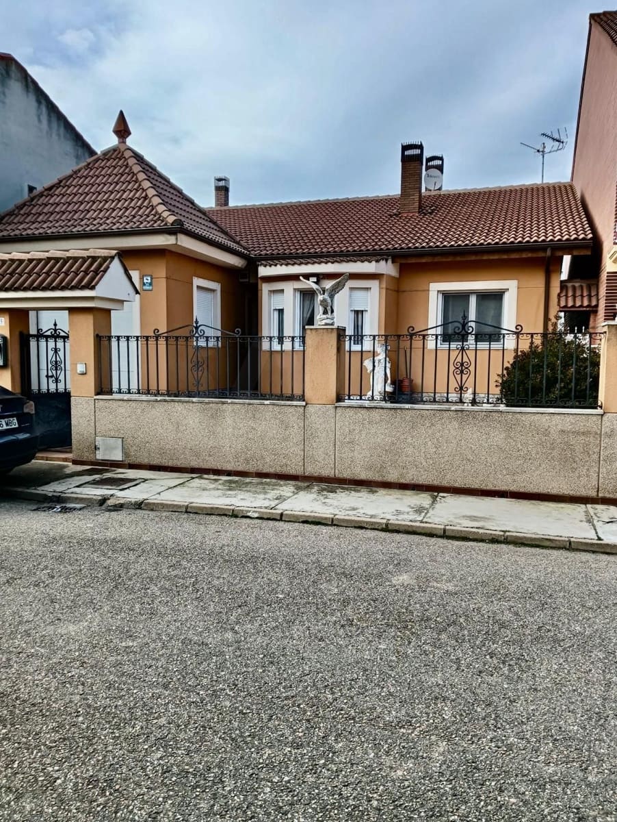 4 chambre Appartement à vendre à Soto de la Vega avec garage - 214 000 € (Ref: 10136580)