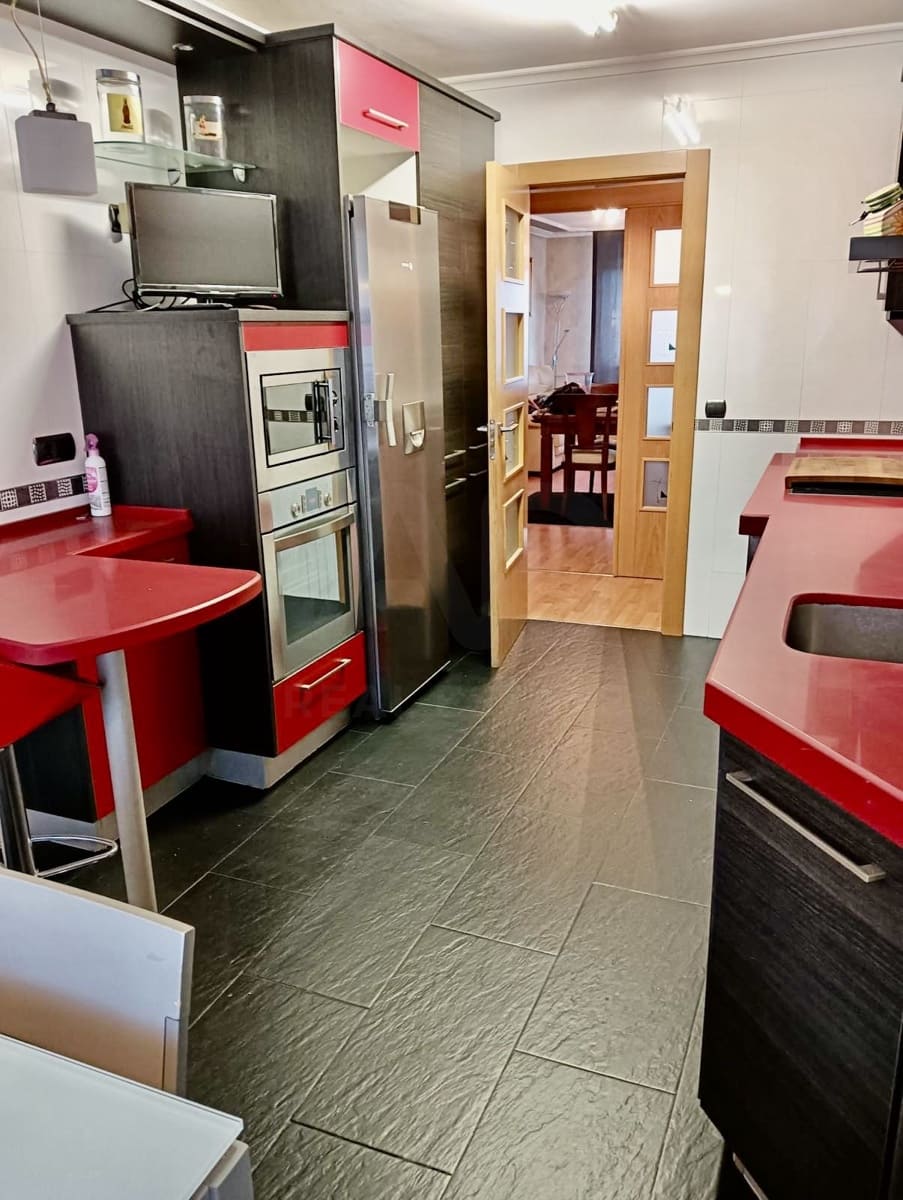 4 chambre Appartement à vendre à Soto de la Vega avec garage - 214 000 € (Ref: 10136580)