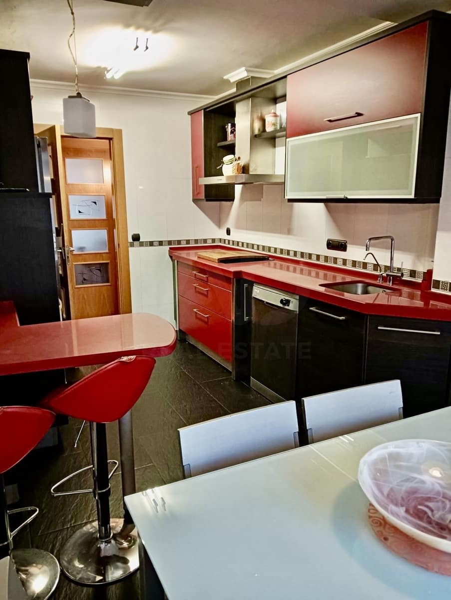 4 chambre Appartement à vendre à Soto de la Vega avec garage - 214 000 € (Ref: 10136580)