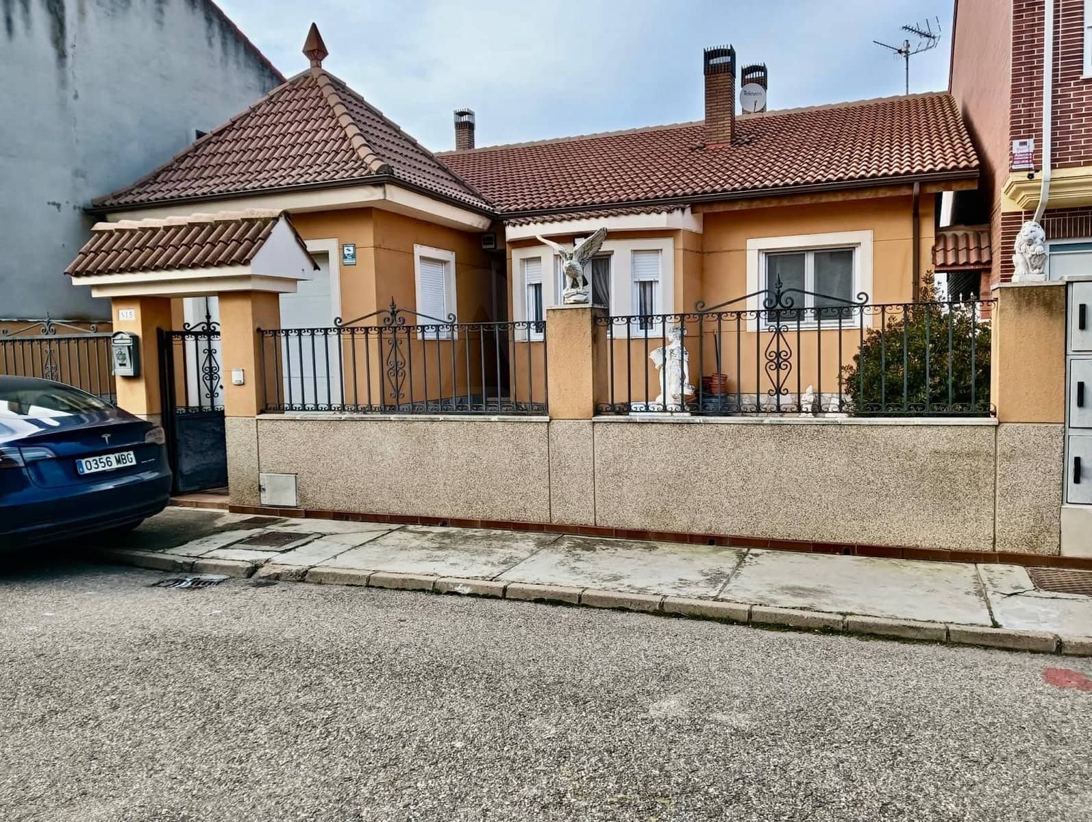 4 chambre Appartement à vendre à Soto de la Vega avec garage - 214 000 € (Ref: 10136580)