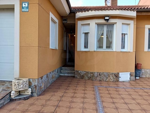 4 chambre Appartement à vendre à Soto de la Vega avec garage - 214 000 € (Ref: 10136580)