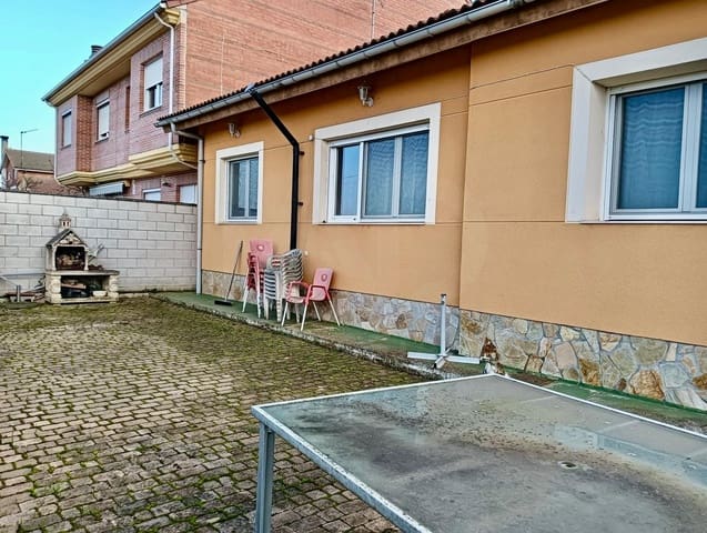 4 chambre Appartement à vendre à Soto de la Vega avec garage - 214 000 € (Ref: 10136580)