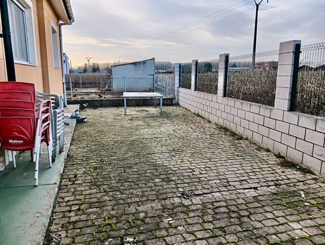 4 chambre Appartement à vendre à Soto de la Vega avec garage - 214 000 € (Ref: 10136580)
