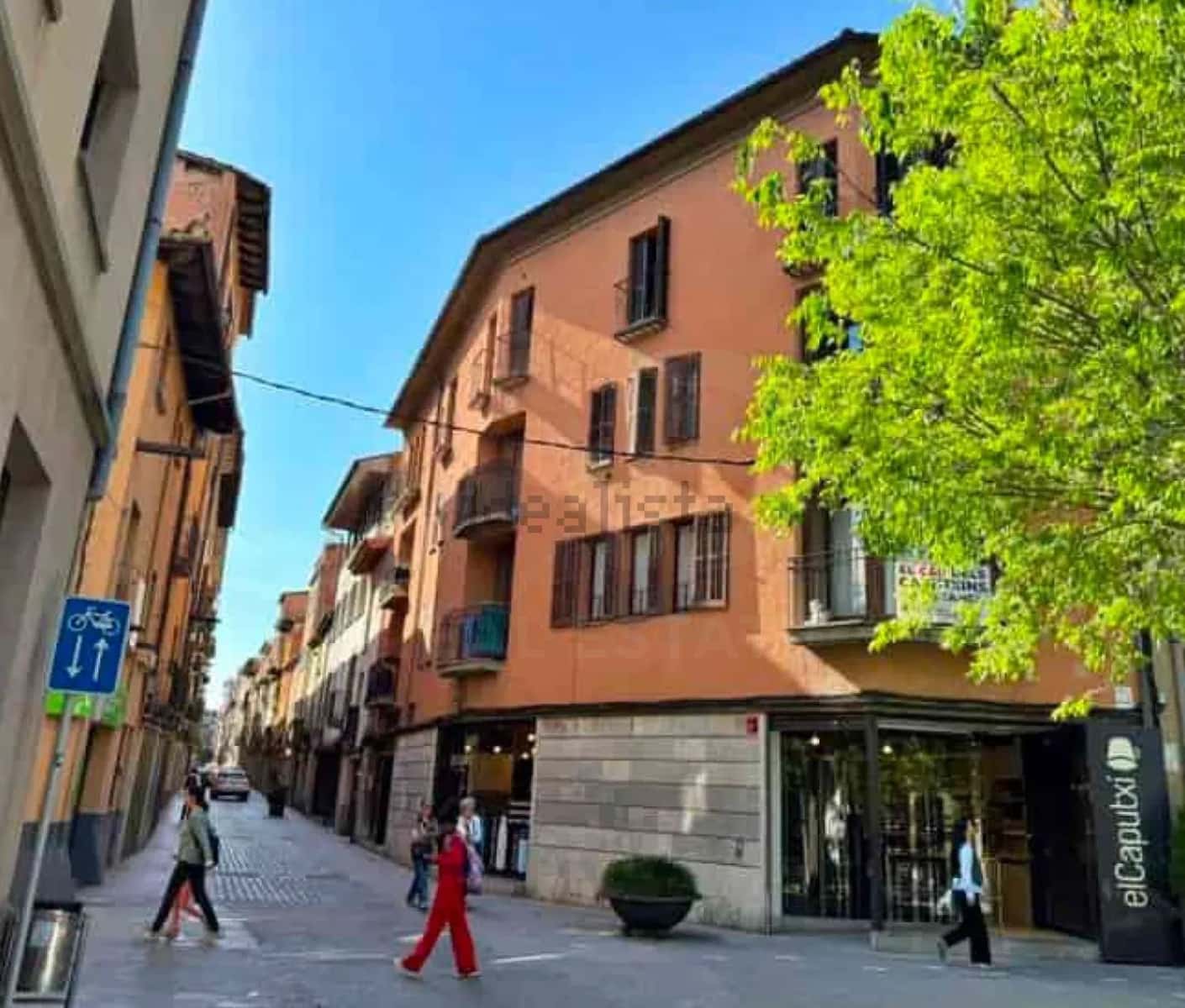 Apartment for sale in Vic - € 395,000 (Ref: 10139011)