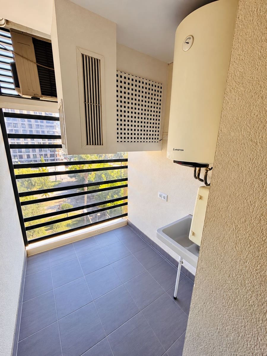 4 sovrum Lägenhet att hyra i Alicante stad med pool garage - 2 600 € (Ref: 10139022)