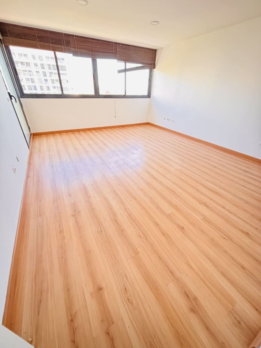4 sovrum Lägenhet att hyra i Alicante stad med pool garage - 2 600 € (Ref: 10139022)