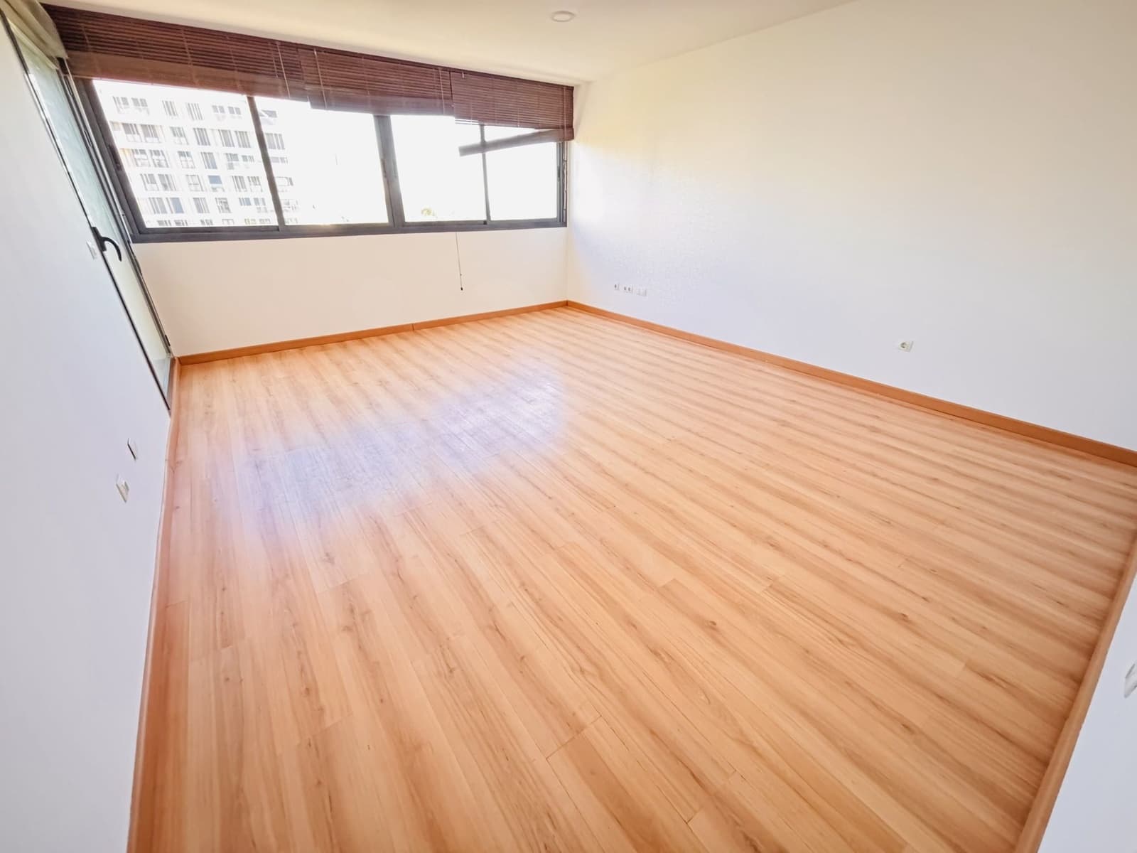 4 sovrum Lägenhet att hyra i Alicante stad med pool garage - 2 600 € (Ref: 10139022)