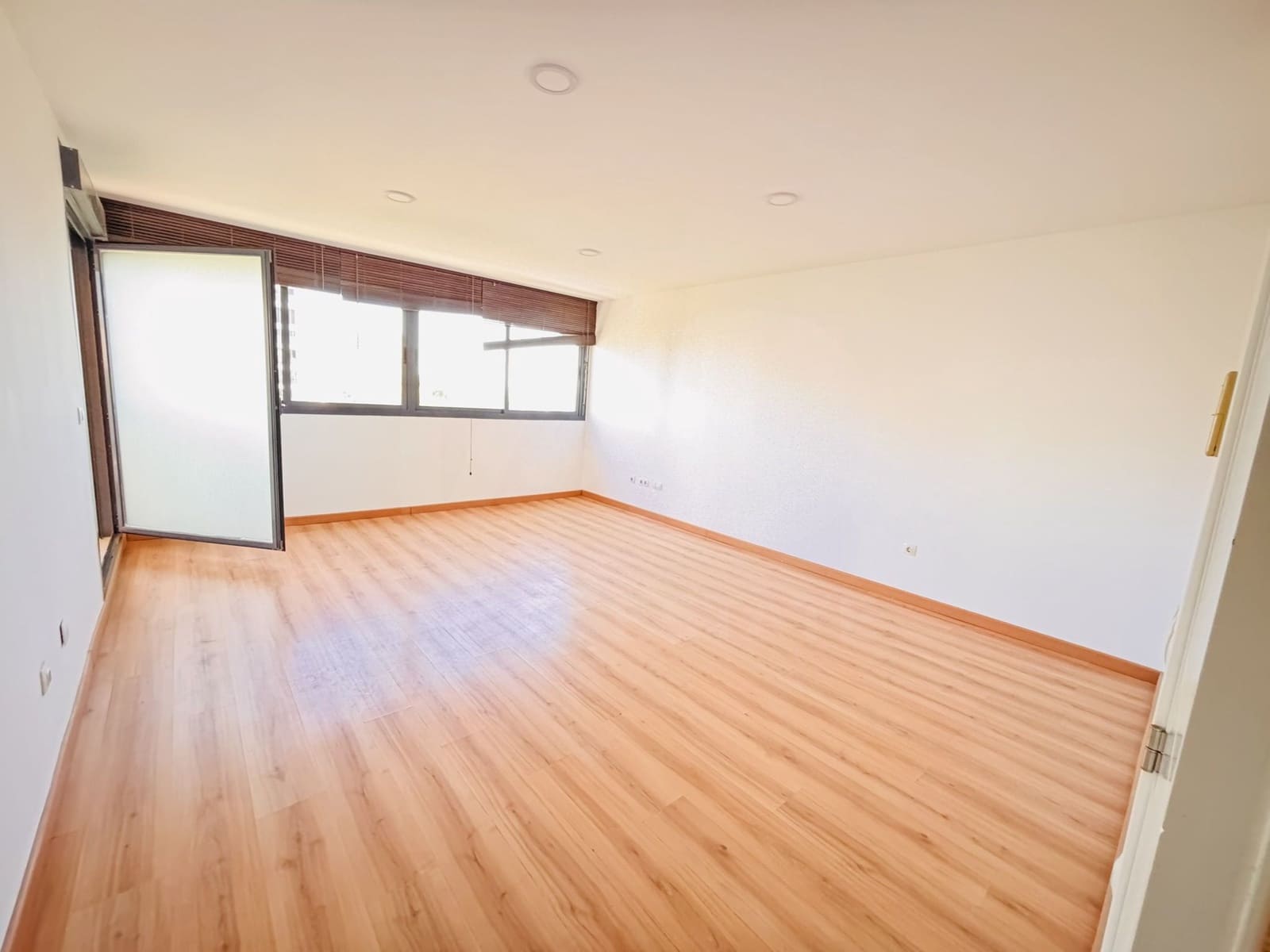 4 sovrum Lägenhet att hyra i Alicante stad med pool garage - 2 600 € (Ref: 10139022)