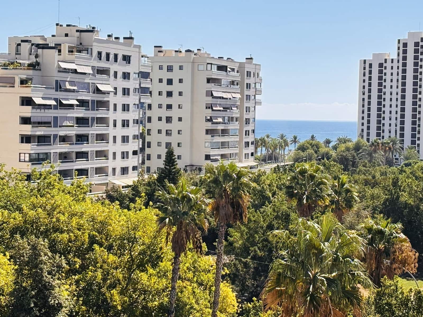 4 sovrum Lägenhet att hyra i Alicante stad med pool garage - 2 600 € (Ref: 10139022)