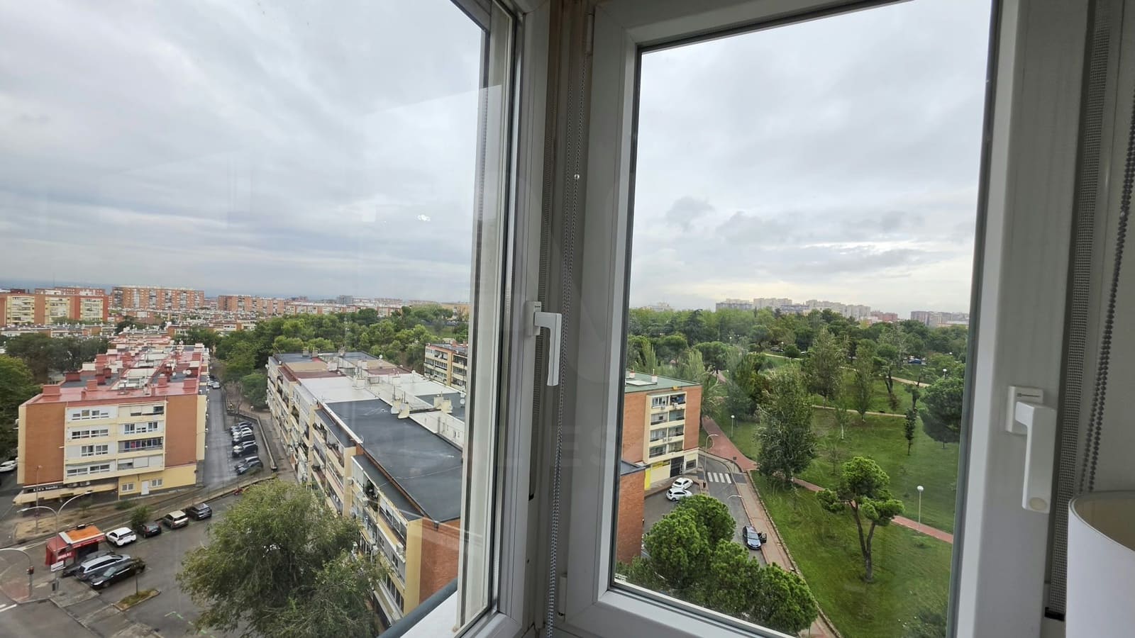 3 soveværelse Lejlighed til leje i Madrid by med garage - € 2.200 (Ref: 10140360)