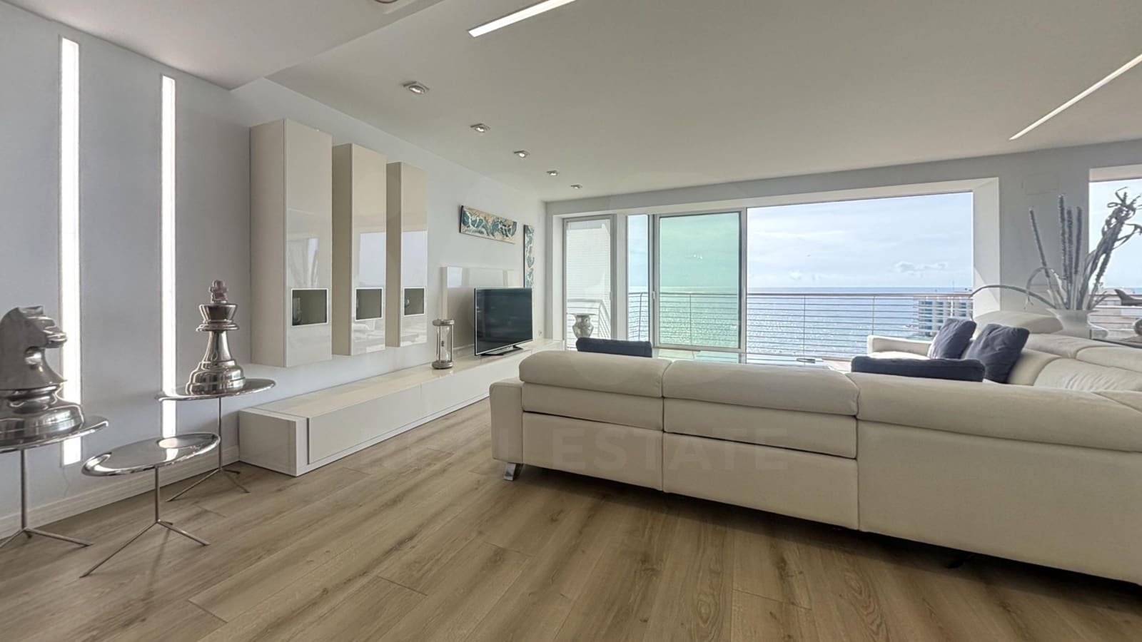 3 bedroom Penthouse for sale in Alicante / Alacant city - € 1,500,000 (Ref: 10141594)
