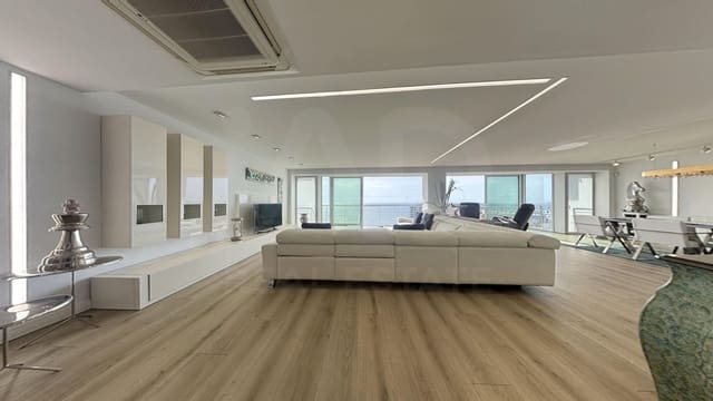 3 bedroom Penthouse for sale in Casco Antiguo - Sant Cruz - Ayuntamiento, Alicante / Alacant city - € 1,500,000 (Ref: 10141594)