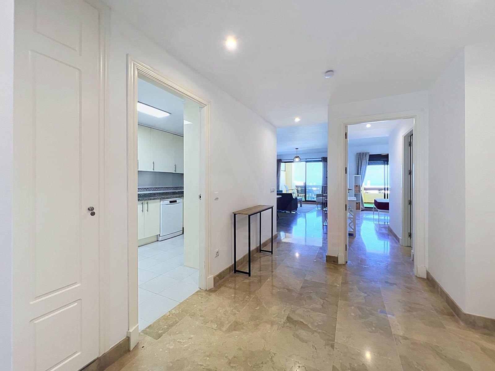 Appartement de 2 chambres à louer à Manilva avec piscine garage - 1 450 € (Ref: 10141598)