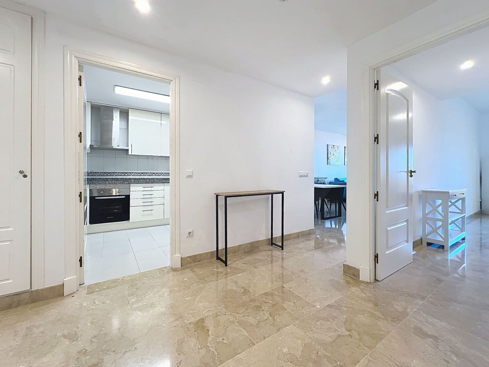 2 bedroom Apartment for rent in Manilva with pool garage - € 1,450 (Ref: 10141598)