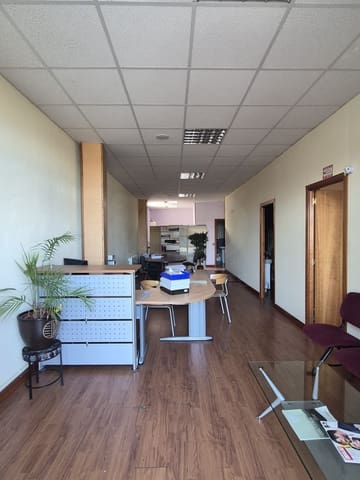 3 slaapkamer Commercieel te koop in San Andrés del Rabanedo - € 137.500 (Ref: 10141600)
