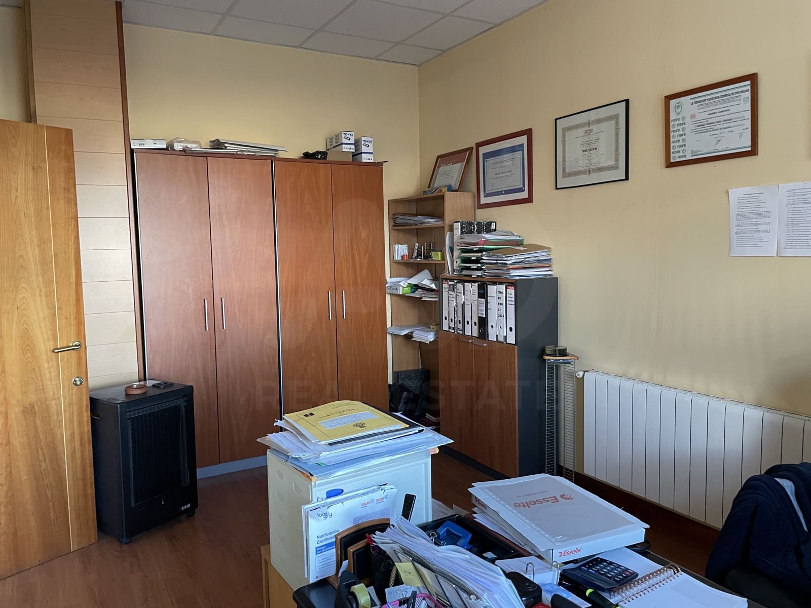 3 bedroom Commercial for sale in San Andres del Rabanedo - € 137,500 (Ref: 10141600)